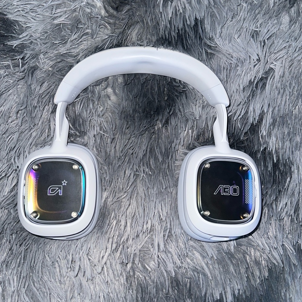 logitech astro A30 wireless gaming headset